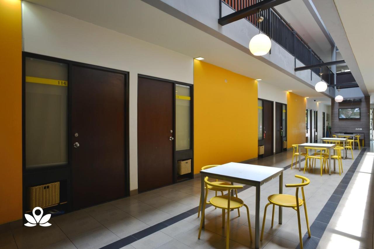 Zen Rooms Setiabudi Barat Jacarta Exterior foto